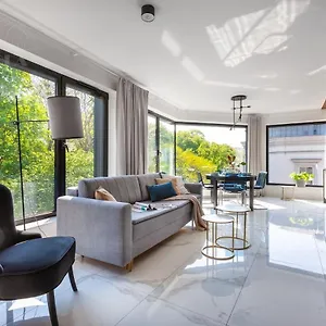 Apartment Modern View Of Planty Park, Krakau